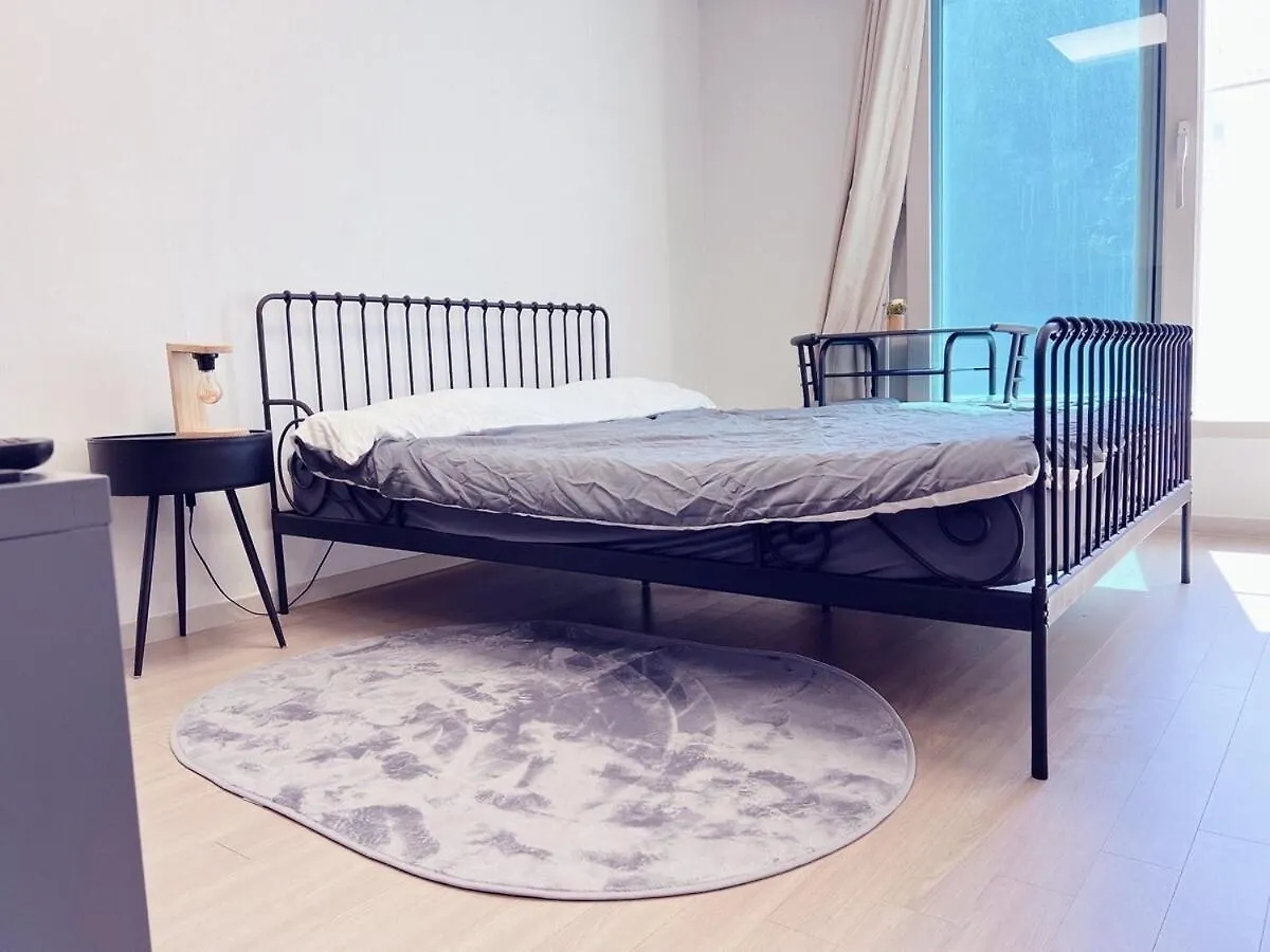 Apartment Gwangalli Beach Stylish Accommodation Peaceful Night Busan South Korea