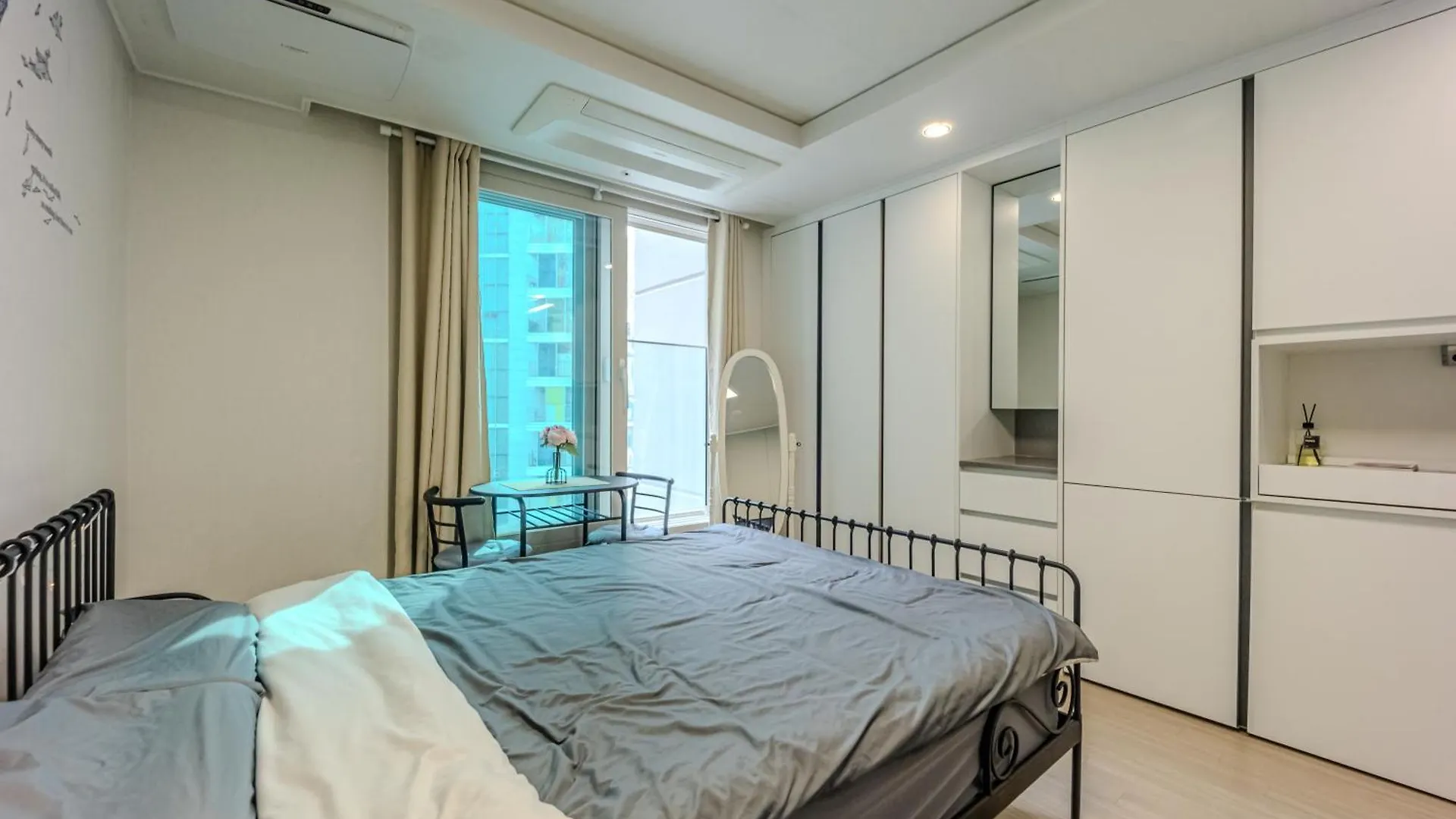 Gwangalli Beach Stylish Accommodation Peaceful Night Pusan